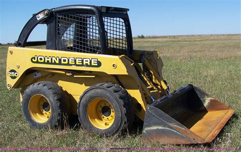 john deere 250 skid steer